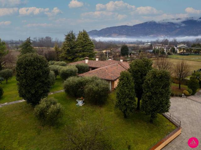Villa Indipendente in vendita a Sacile, Friuli-Venezia Giulia