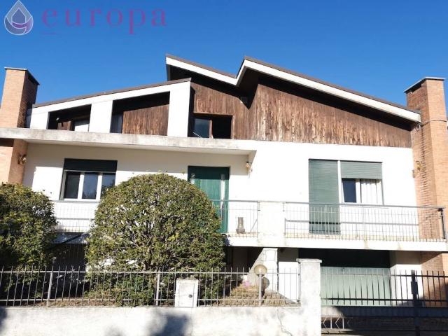 Villa Indipendente in vendita a Sacile, Friuli-Venezia Giulia