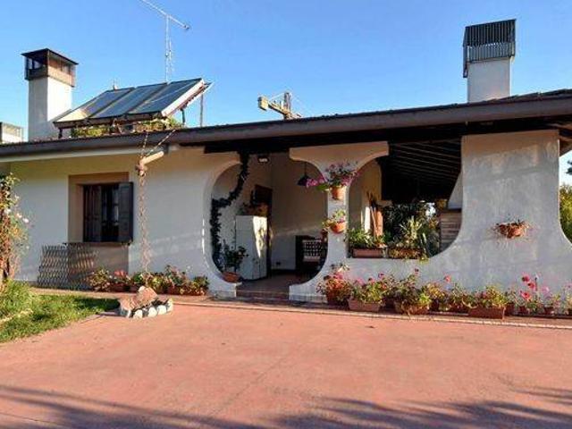 Villa Indipendente in vendita a Sacile, Friuli-Venezia Giulia
