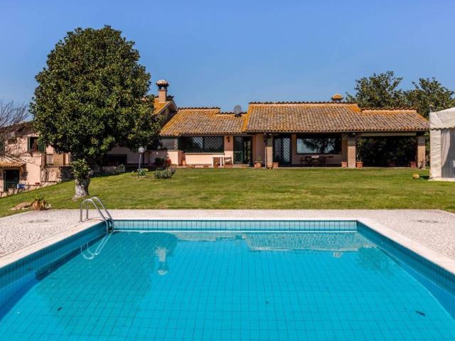 Villa Indipendente in vendita a Roma Capitale, Lazio
