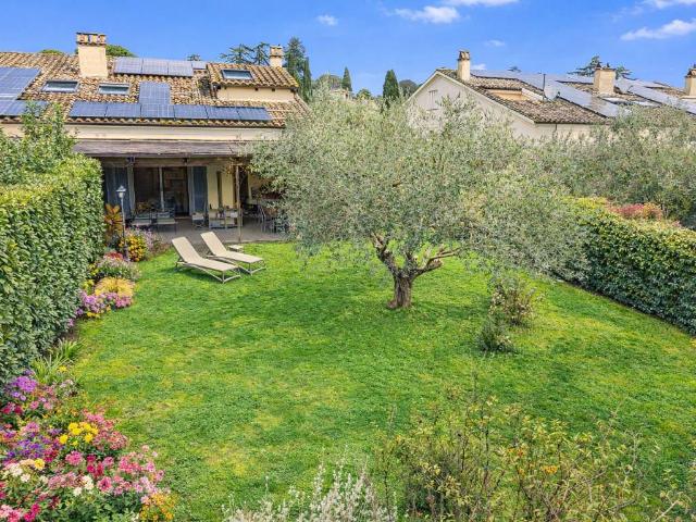 Villa Indipendente in vendita a Monte Caminetto, Roma Capitale