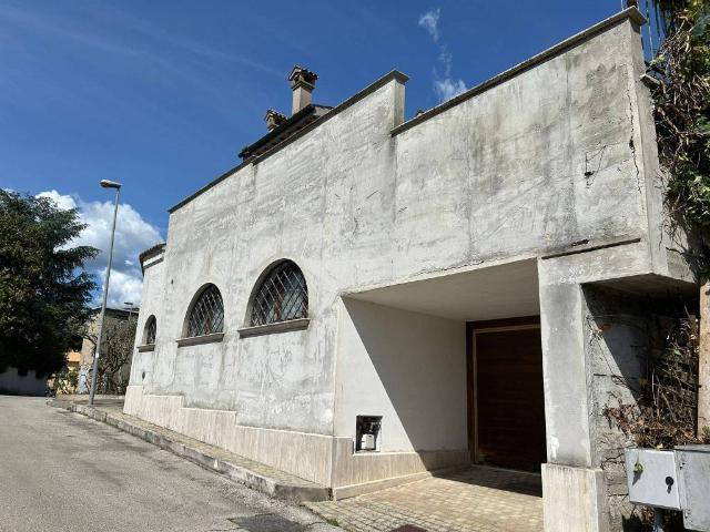 Villa Indipendente in vendita a Sacrofano, Roma Capitale