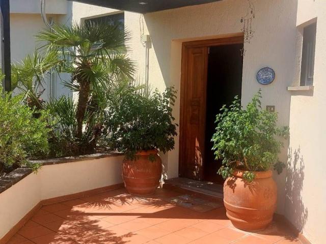 Villa Indipendente in vendita a Monte Caminetto, Roma Capitale