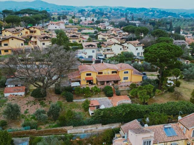 Villa Indipendente in vendita a Monte Caminetto, Roma Capitale