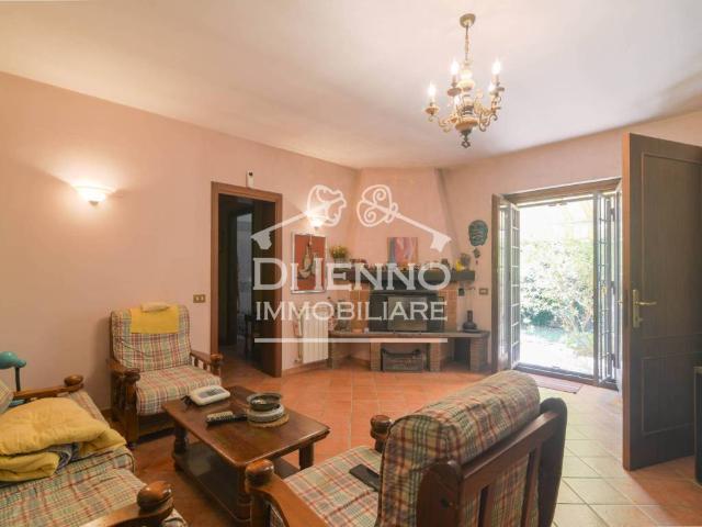 Villa Indipendente in vendita a Monte Caminetto, Roma Capitale