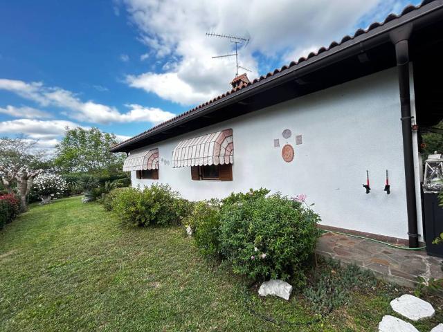 Villa Indipendente in vendita a San Martino del Carso, Sagrado / Sagrât / Zegraj