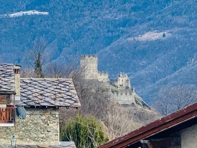 Villa Indipendente in vendita a Saint Denis, Aosta