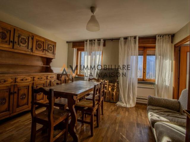 Villa Indipendente in vendita a Saint Denis, Aosta