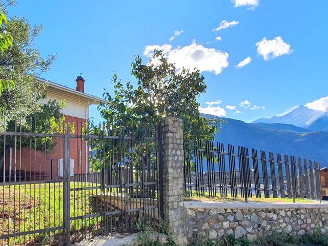 Villa Indipendente in vendita a Saint Pierre, Aosta