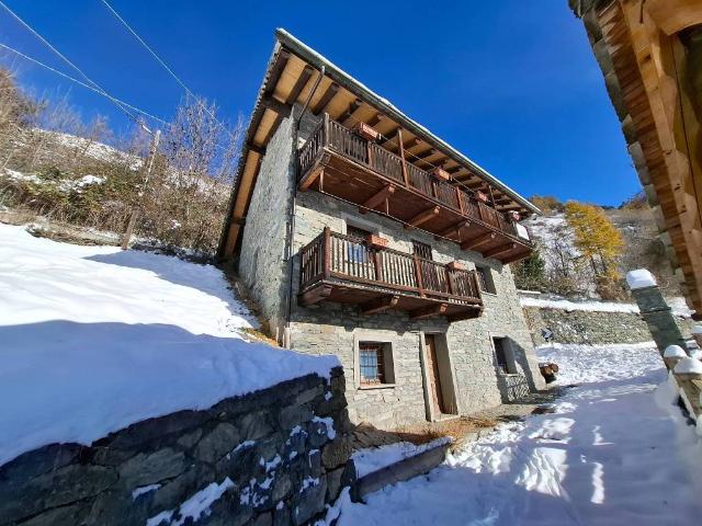Villa Indipendente in vendita a Saint Vincent, Aosta