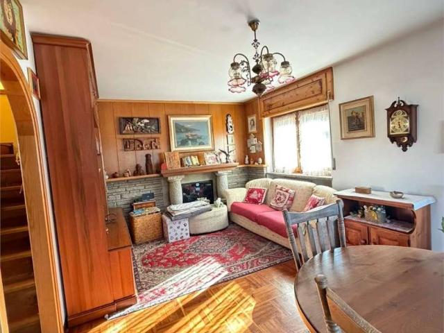 Villa Indipendente in vendita a Saint Vincent, Aosta