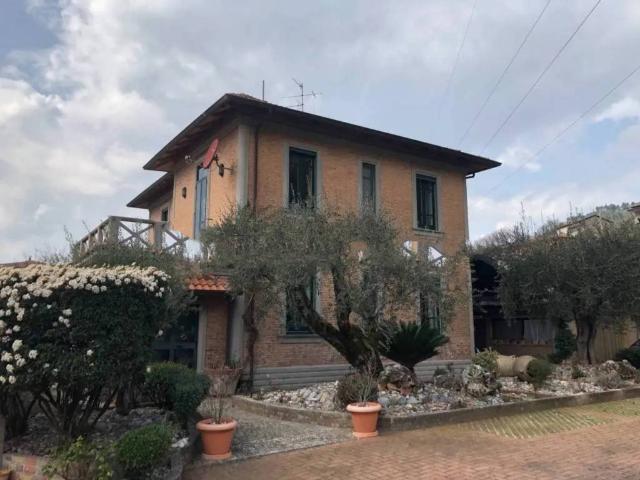 Villa Indipendente in vendita a Sala Consilina, Campania