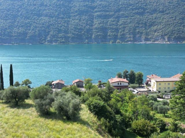 Villa Indipendente in vendita a Comunità montana del Sebino bresciano, Sale Marasino