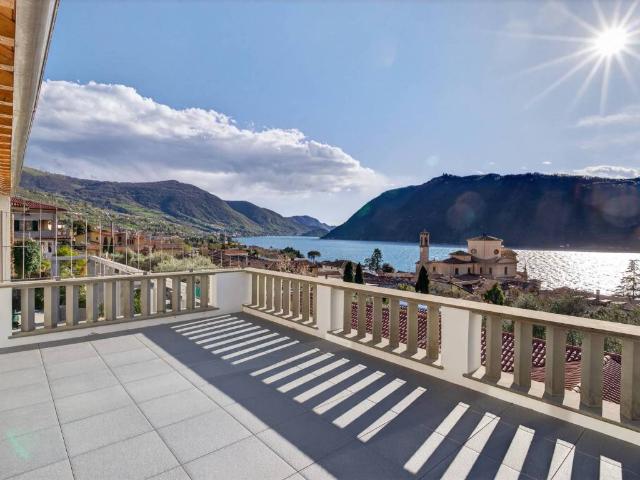 Villa Indipendente in vendita a Comunità montana del Sebino bresciano, Sale Marasino