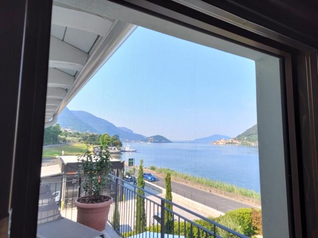 Villa Indipendente in vendita a Comunità montana del Sebino bresciano, Sale Marasino
