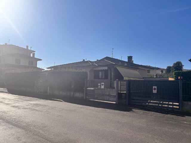 Villa Indipendente in vendita a Salerano Sul Lambro, Lombardia