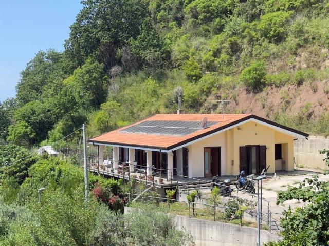 Villa Indipendente in vendita a San Bartolomeo di Giovi, Salerno