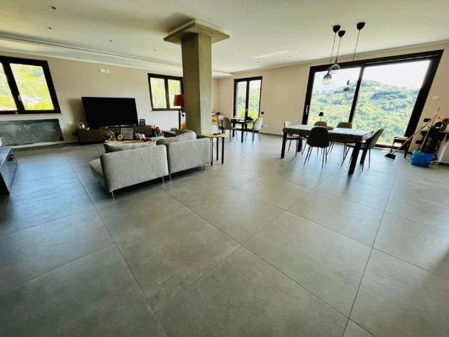 Villa Indipendente in vendita a Bottiglieri, Salerno