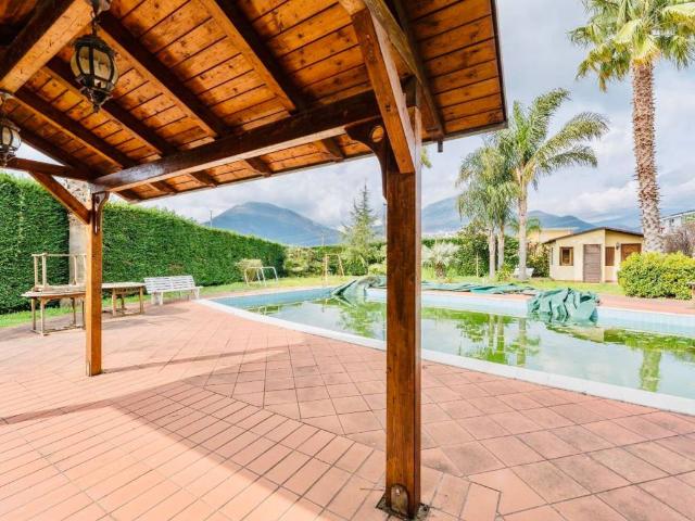 Villa Indipendente in vendita a Salerno, Campania