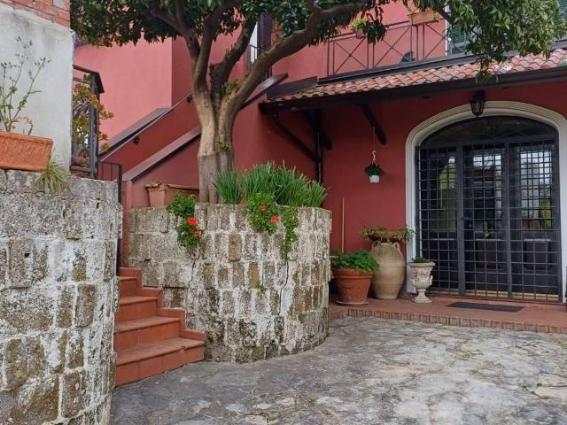 Villa Indipendente in vendita a Salerno, Campania