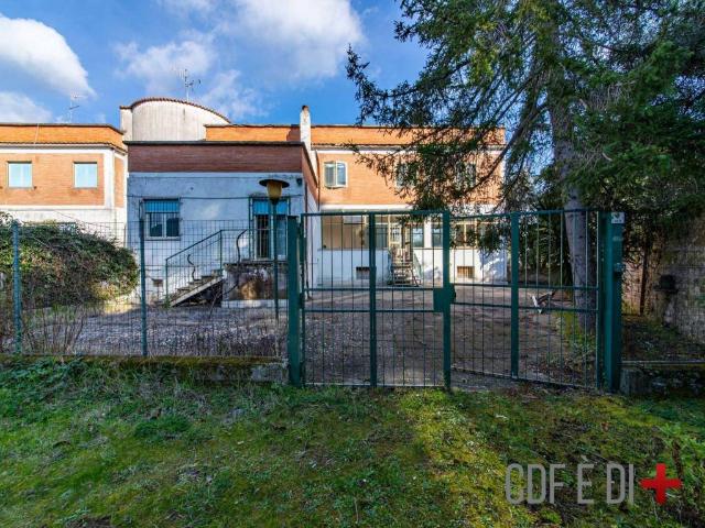 Villa Indipendente in vendita a Salisano, Lazio