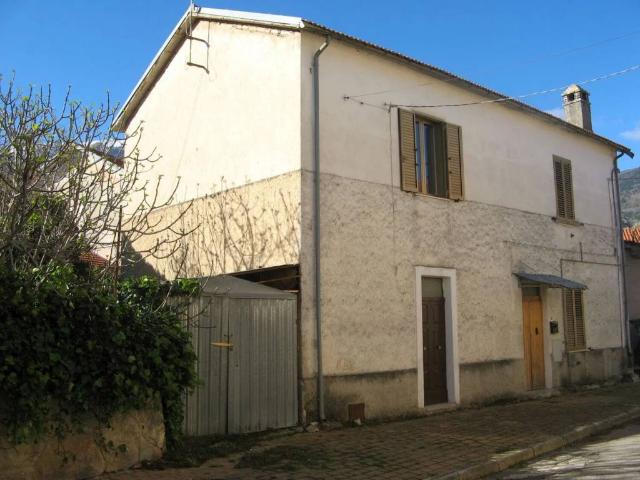 Villa Indipendente in vendita a Salle, Abruzzo