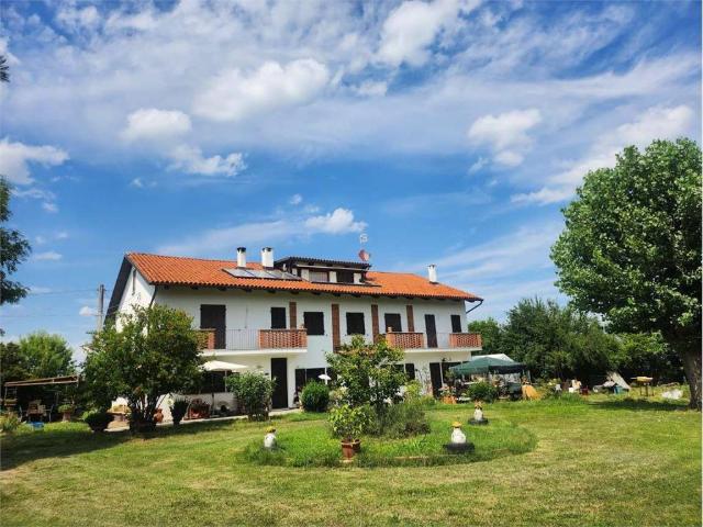 Villa Indipendente in vendita a Salmour, Cuneo