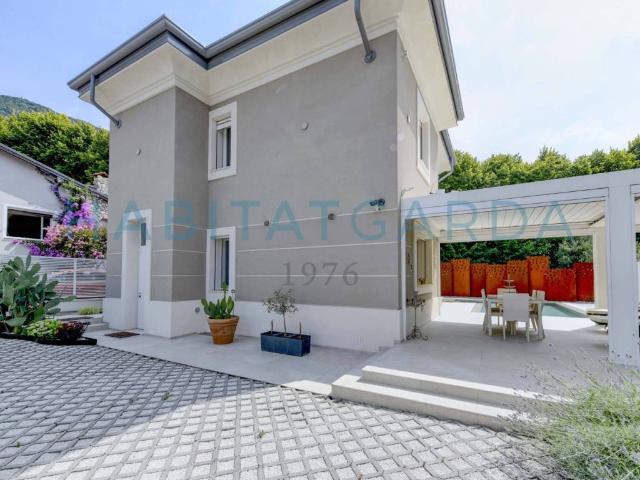 Villa Indipendente in vendita a Comunità Montana Parco Alto Garda bresciano, Salò