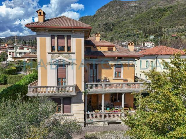 Villa Indipendente in vendita a Comunità Montana Parco Alto Garda bresciano, Salò