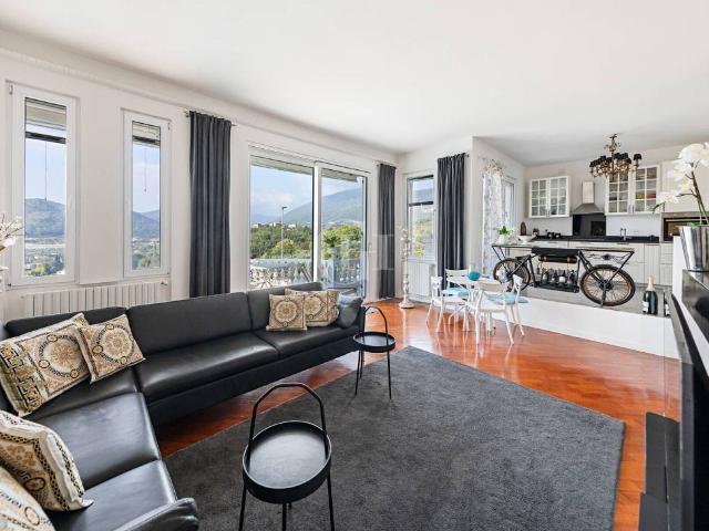Villa Indipendente in vendita a Comunità Montana Parco Alto Garda bresciano, Salò