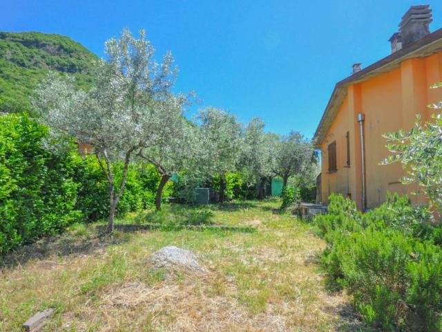 Villa Indipendente in vendita a Comunità Montana Parco Alto Garda bresciano, Salò