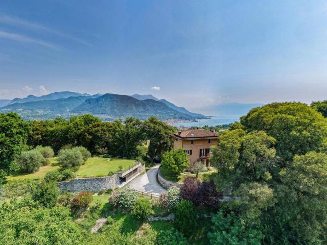Villa Indipendente in vendita a Villa di Salò, Salò