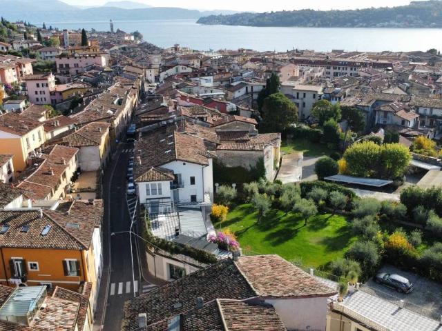 Villa Indipendente in vendita a Comunità Montana Parco Alto Garda bresciano, Salò