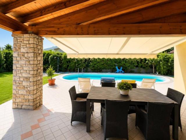Villa Indipendente in vendita a Comunità Montana Parco Alto Garda bresciano, Salò