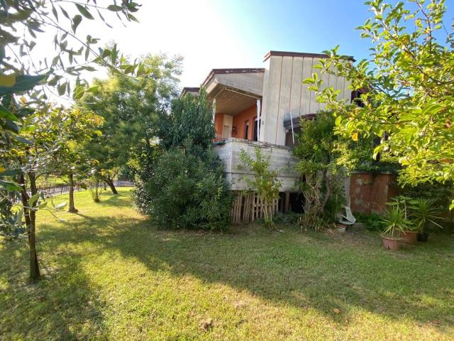 Villa Indipendente in vendita a Comunità Montana Parco Alto Garda bresciano, Salò