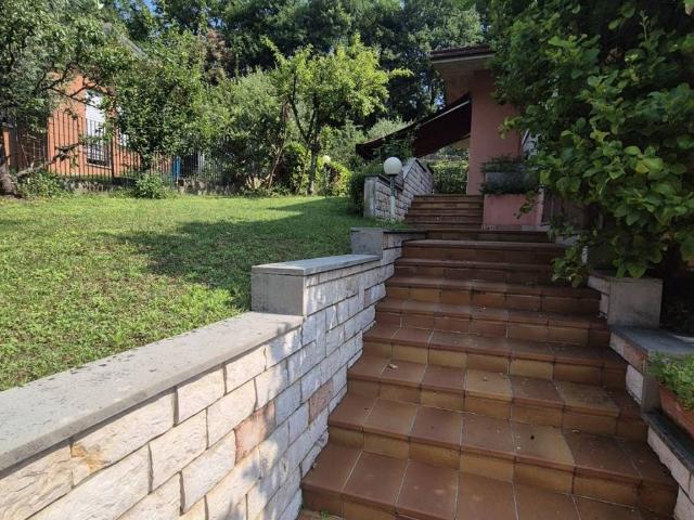 Villa Indipendente in vendita a Comunità Montana Parco Alto Garda bresciano, Salò