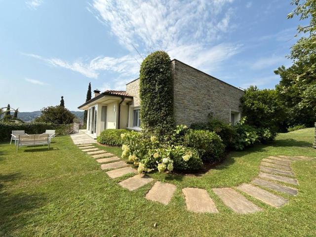 Villa Indipendente in vendita a Comunità Montana Parco Alto Garda bresciano, Salò