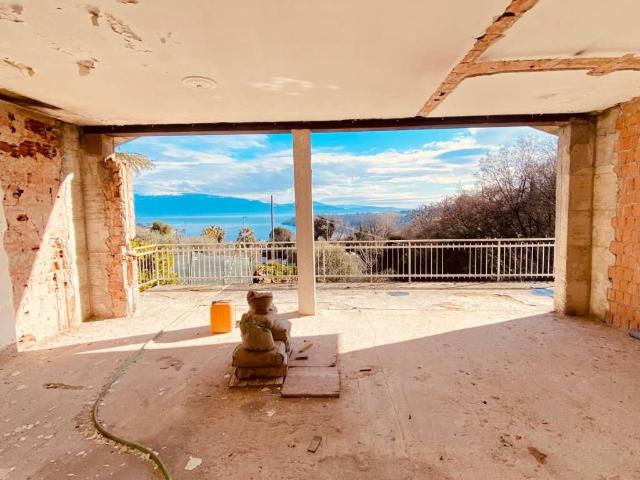 Villa Indipendente in vendita a Comunità Montana Parco Alto Garda bresciano, Salò