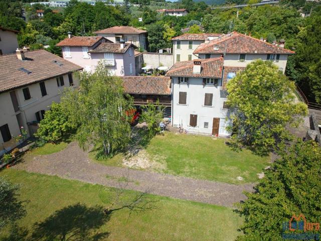 Villa Indipendente in vendita a Comunità Montana Parco Alto Garda bresciano, Salò