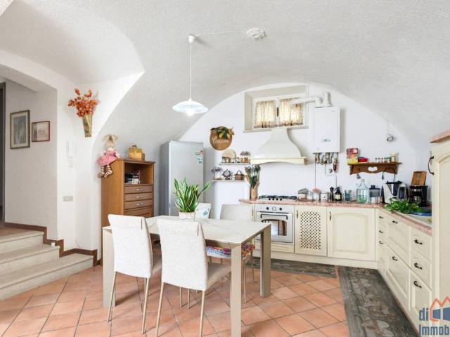 Villa Indipendente in vendita a Comunità Montana Parco Alto Garda bresciano, Salò