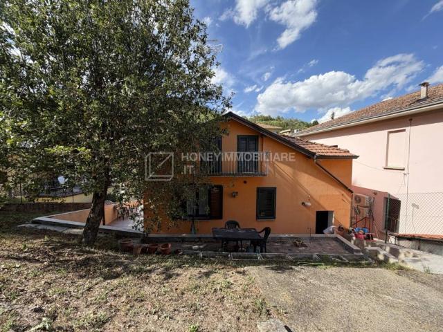 Villa Indipendente in vendita a Salsomaggiore Terme, Parma