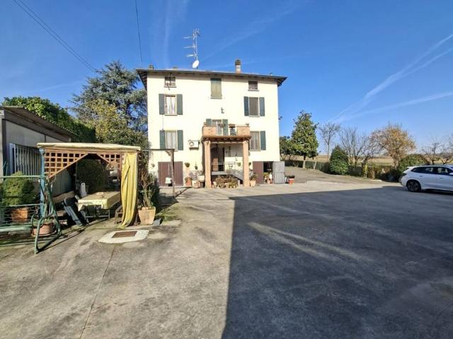 Villa Indipendente in vendita a Salsomaggiore Terme, Reggio Emilia