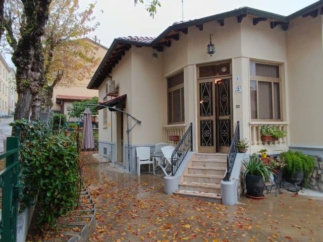 Villa Indipendente in vendita a Salsomaggiore Terme, Reggio Emilia