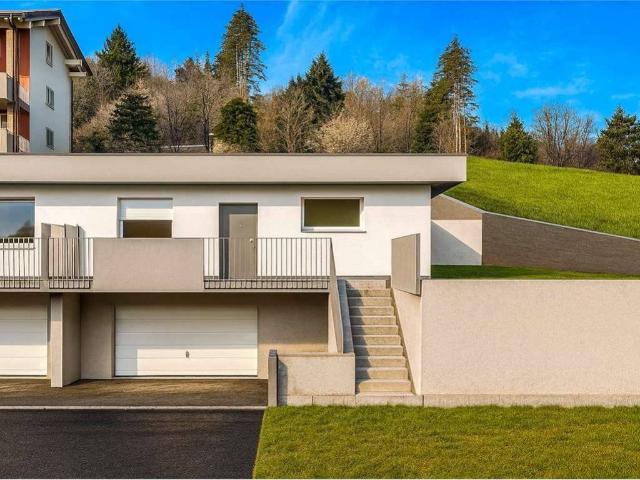 Villa Indipendente in vendita a Comunità Montana del Piambello, Saltrio
