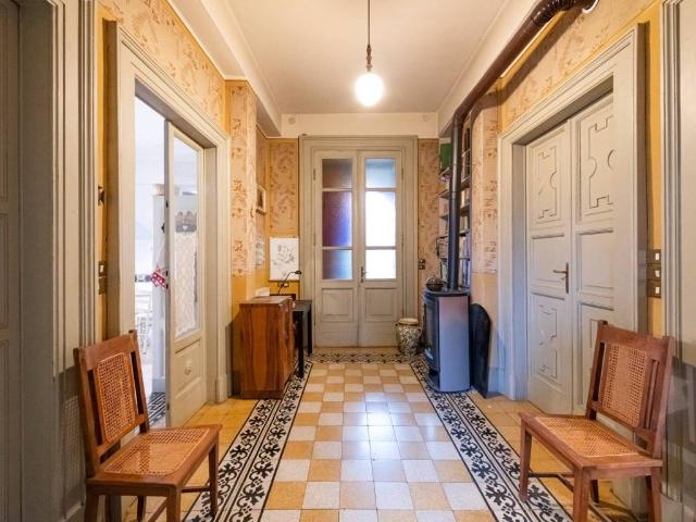 Villa Indipendente in vendita a Comunità Montana del Piambello, Saltrio