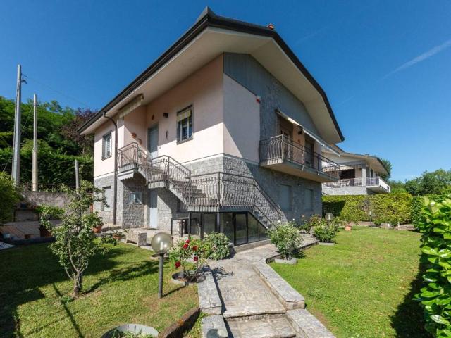 Villa Indipendente in vendita a Comunità Montana del Piambello, Saltrio