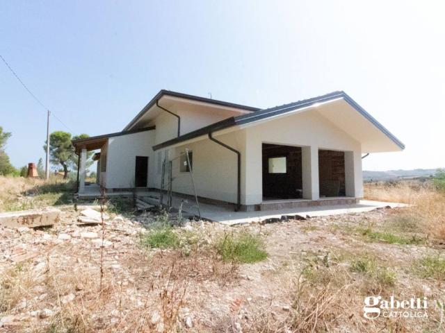 Villa Indipendente in vendita a Santa Maria del Monte, Saludecio