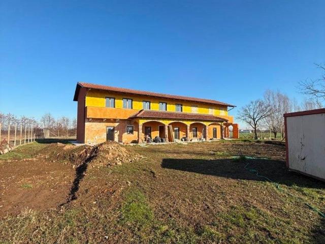 Villa Indipendente in vendita a Piemonte, Vercelli