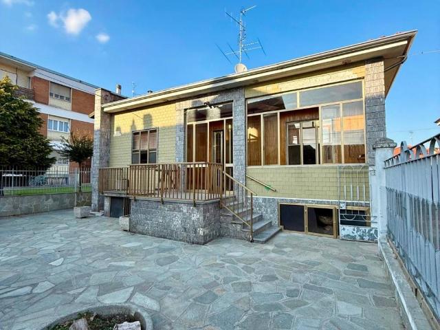 Villa Indipendente in vendita a Piemonte, Vercelli