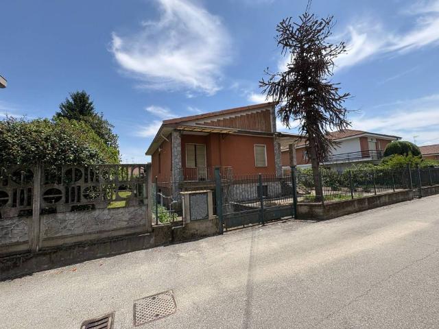 Villa Indipendente in vendita a Piemonte, Vercelli